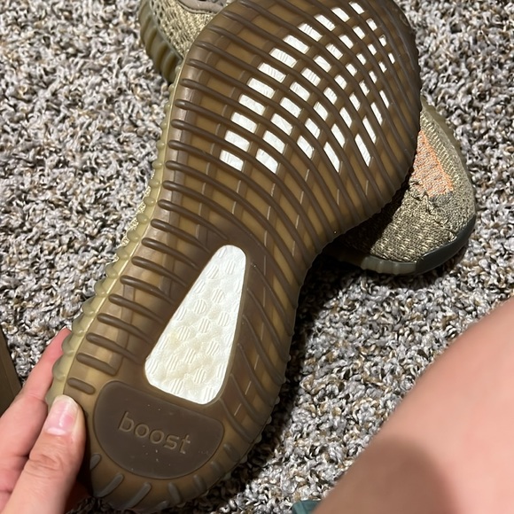 Used 2 times Adidas Yeezy in perfect condition - Picture 4 of 4
